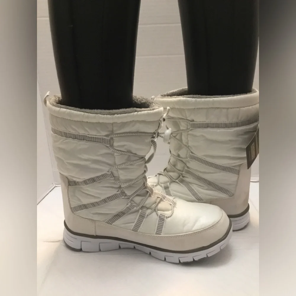 Khombu White Women's Insulated Winter Boots
